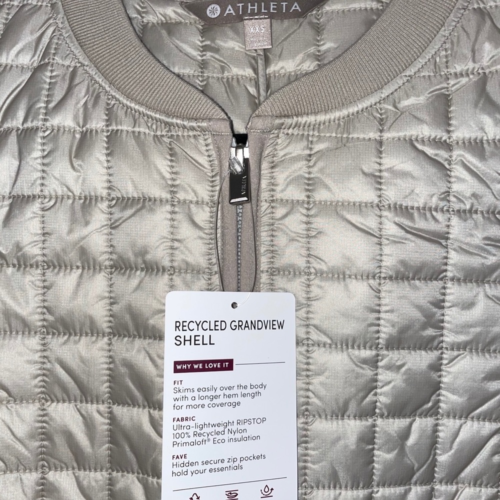 Slimming Athleta jacket, great for traveling
